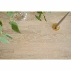 Rowico AB EMMETT Ruokapöytä 240 X 95 Cm -säilytyshuonekalukauppa Emmett ruokapoyta valkotammi 120350 detalj