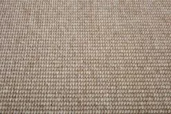 VM Carpet Oy ESMERALDA Villa-paperinarumatto 19 VM Carpet Oy ESMERALDA Villa-paperinarumatto -säilytyshuonekalukauppa Esmeralda matto 72 beige lahikuva