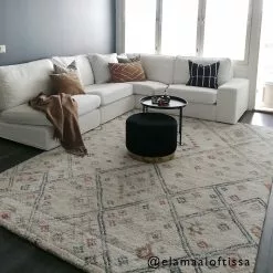 Mattokymppi Oy KOTA Nukkamatto 11 Mattokymppi Oy KOTA Nukkamatto -säilytyshuonekalukauppa Kota matto elamaaloftissa