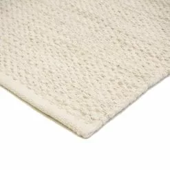 Mattokymppi Oy LUMME Puuvillamatto 26 Mattokymppi Oy LUMME Puuvillamatto -säilytyshuonekalukauppa Lumme matto valkoinen kulma