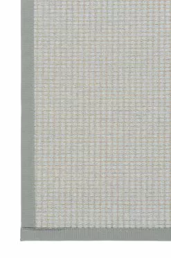 VM Carpet Oy LYYRA Puuvilla-paperinarumatto 16 VM Carpet Oy LYYRA Puuvilla-paperinarumatto -säilytyshuonekalukauppa Lyyra matto vaaleanharmaa detalj 2