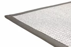 VM Carpet Oy LYYRA2 Puuvilla-paperinarumatto -säilytyshuonekalukauppa Lyyra2 matto vaaleanharmaa 66 detalj