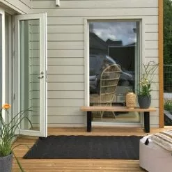 Vilbel Ou VENLA Penkki Suorilla Metallijaloilla 21 Vilbel Ou VENLA Penkki Suorilla Metallijaloilla -säilytyshuonekalukauppa Nauvo penkki 150 antiikki musta 2 asuntomessut 2020