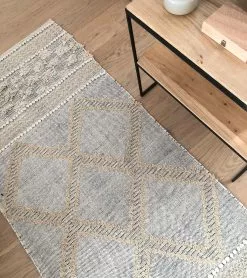 Mattokymppi Oy OLKI Puuvillamatto 12 Mattokymppi Oy OLKI Puuvillamatto -säilytyshuonekalukauppa Olki matto fiilis