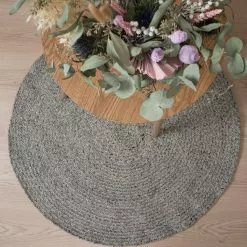 Mattokymppi Oy PYÖRRE Sileäksi Kudottu Matto -säilytyshuonekalukauppa Pyorre matto harmaa kuosi fiilis