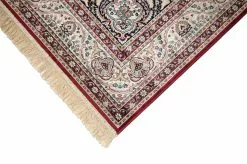 Mattokymppi Oy ROYAL PALACE Viskoosimatto 20 Mattokymppi Oy ROYAL PALACE Viskoosimatto -säilytyshuonekalukauppa RoyalPalace matto punainen detalj