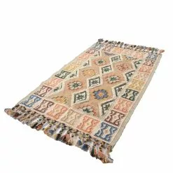 Mattokymppi Oy SURI Villamatto 21 Mattokymppi Oy SURI Villamatto -säilytyshuonekalukauppa Suri matto beige