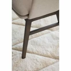 Rowico AB WINDHAM Tuoli -säilytyshuonekalukauppa Windham tuoli ruskea jalka detalj