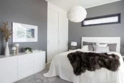 Leo-Matti Ojala Oy VIIVA Senkki 137 Cm Matala -säilytyshuonekalukauppa viiva 5Fsenkki 5F2 2B3 5Fsokkeli 5Fmilj